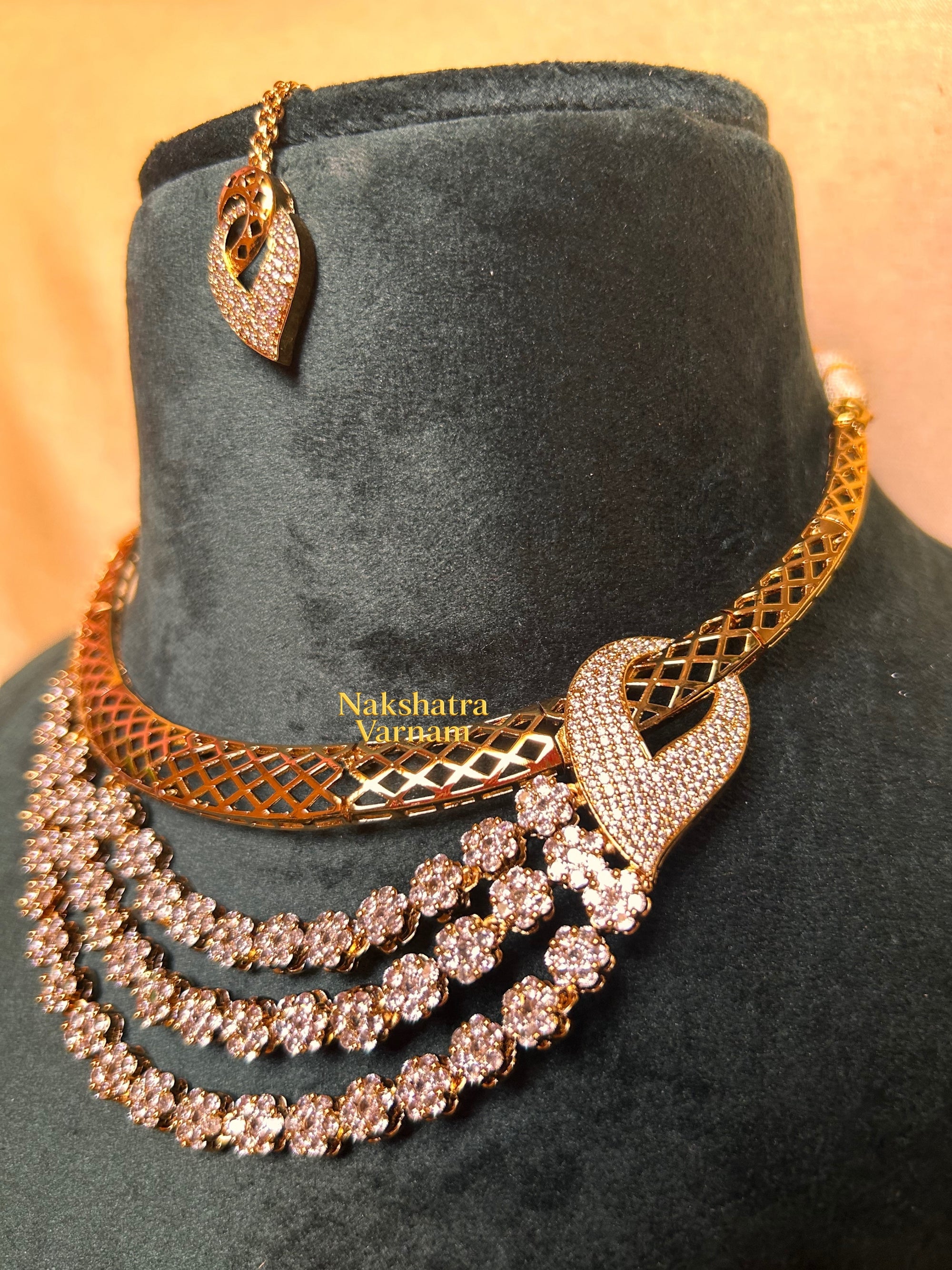 Assymetric AD Neckset with Mangtikka
