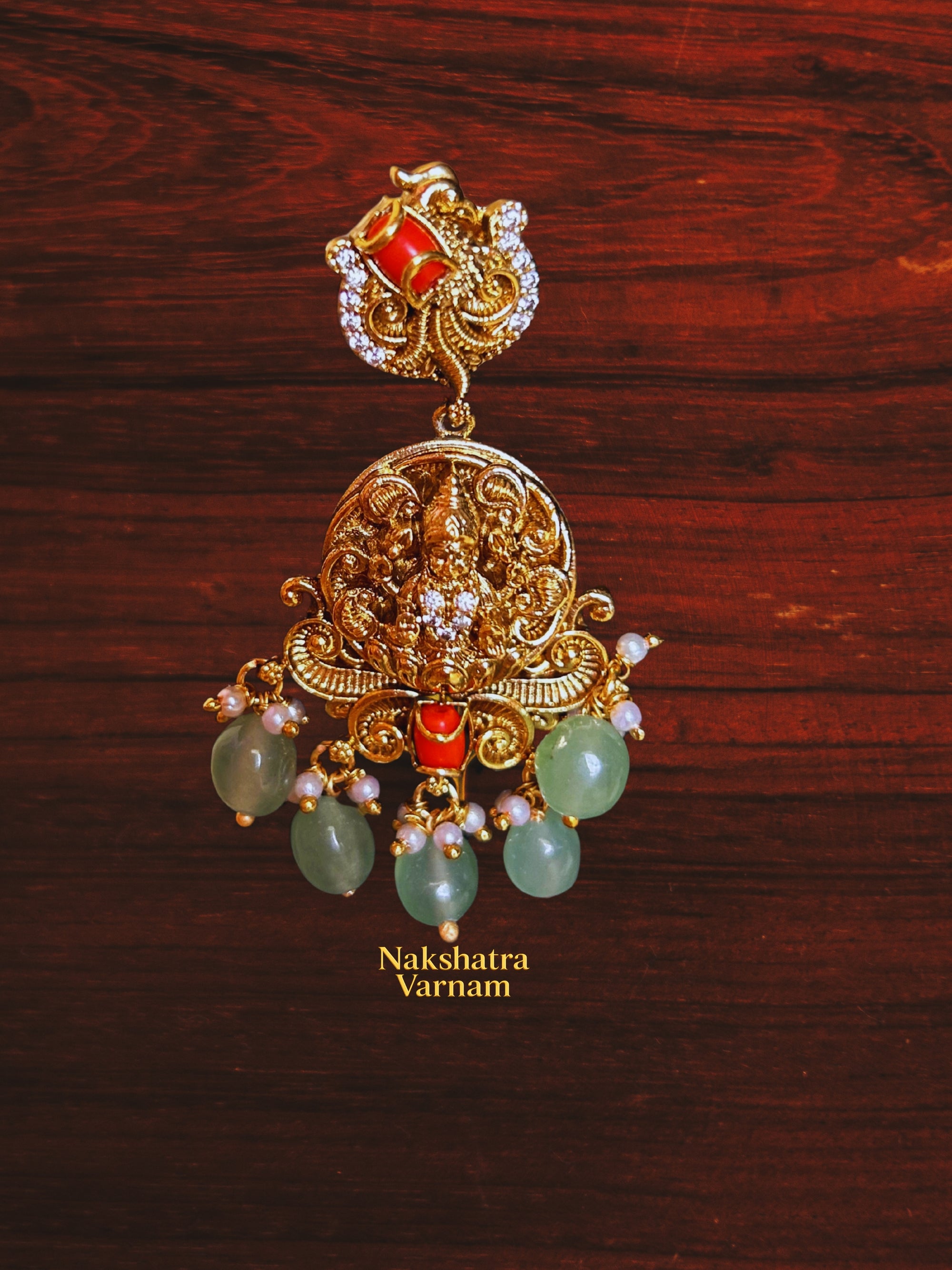 Mint green beads and Coral finish Short Neckpiece