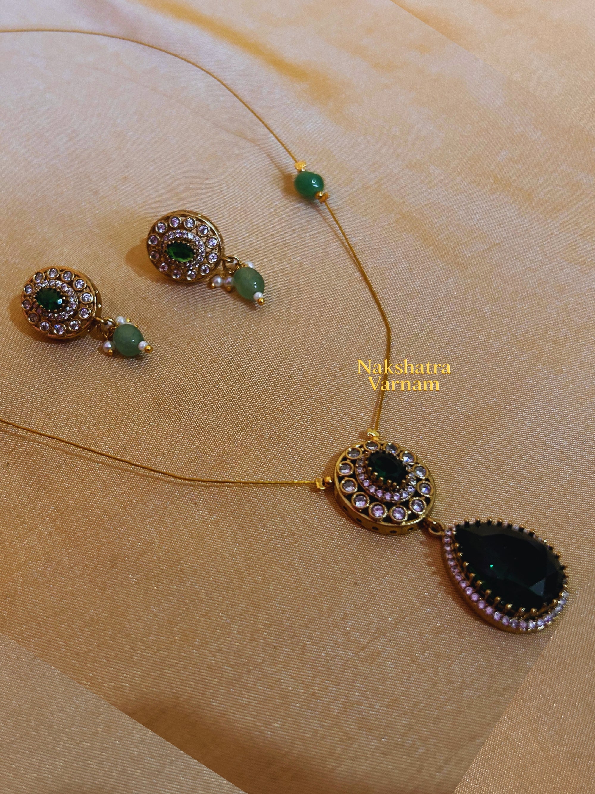 Invisible Chain AD Green stone pendant Set