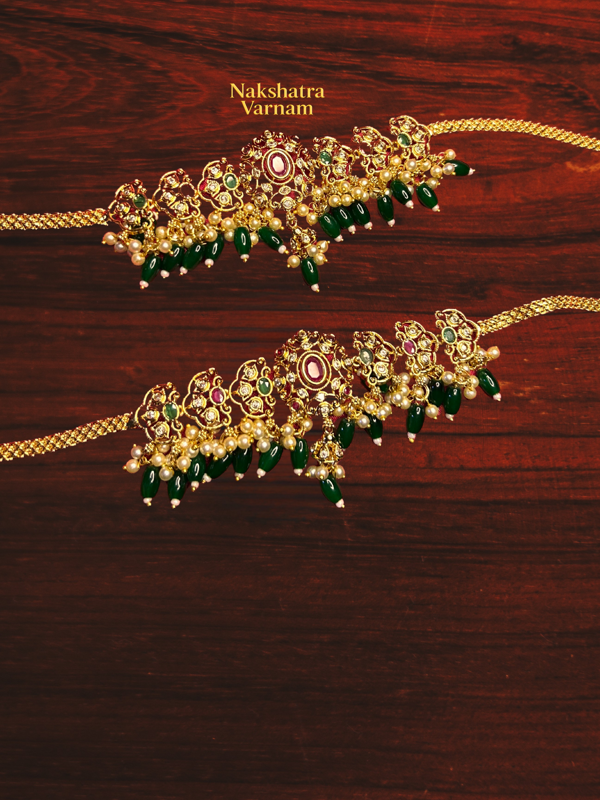 Flexible Chain Style Vanki Set with Green Beads