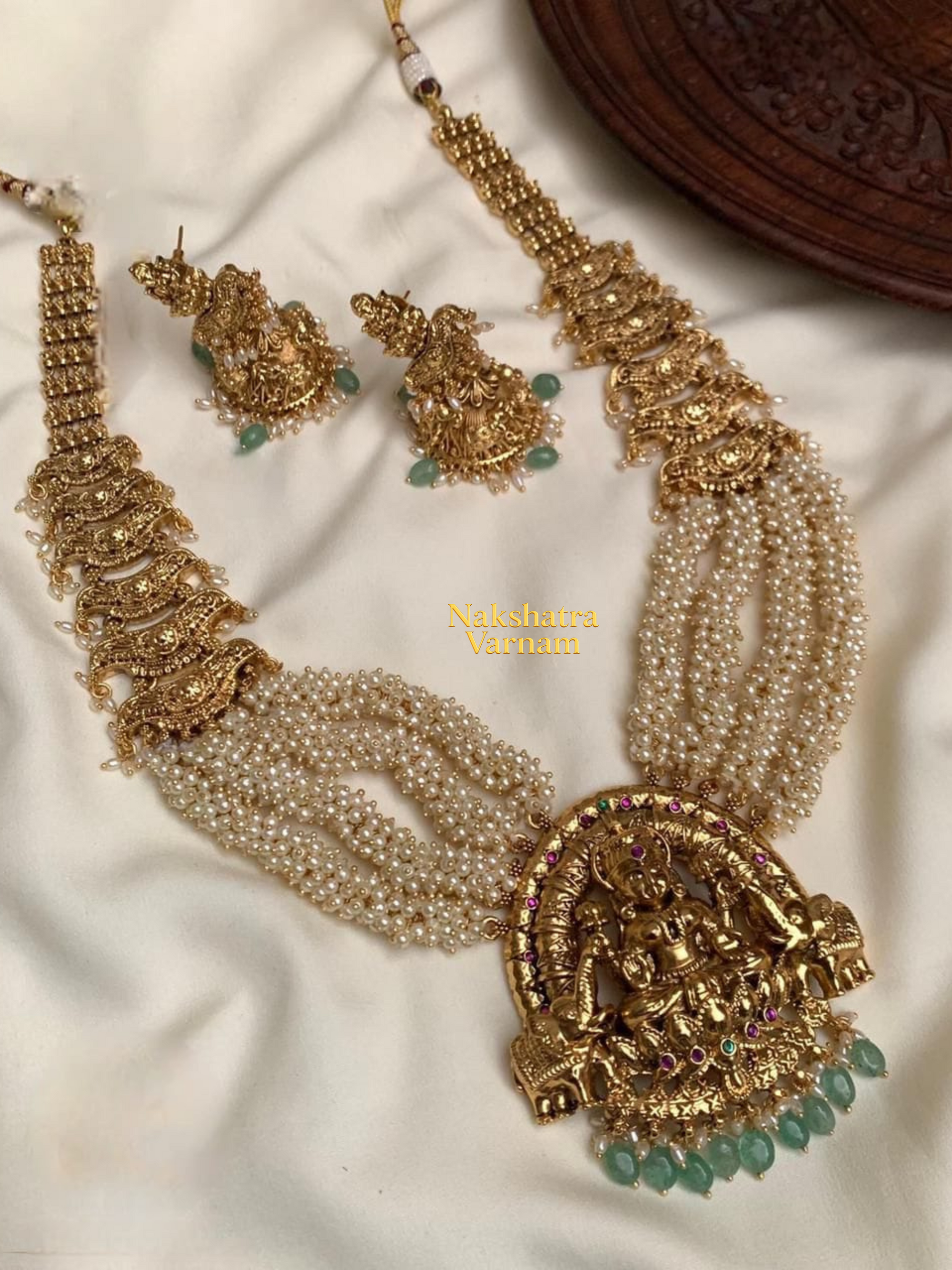 Cluster Pearl Lakshmi Long Haram
