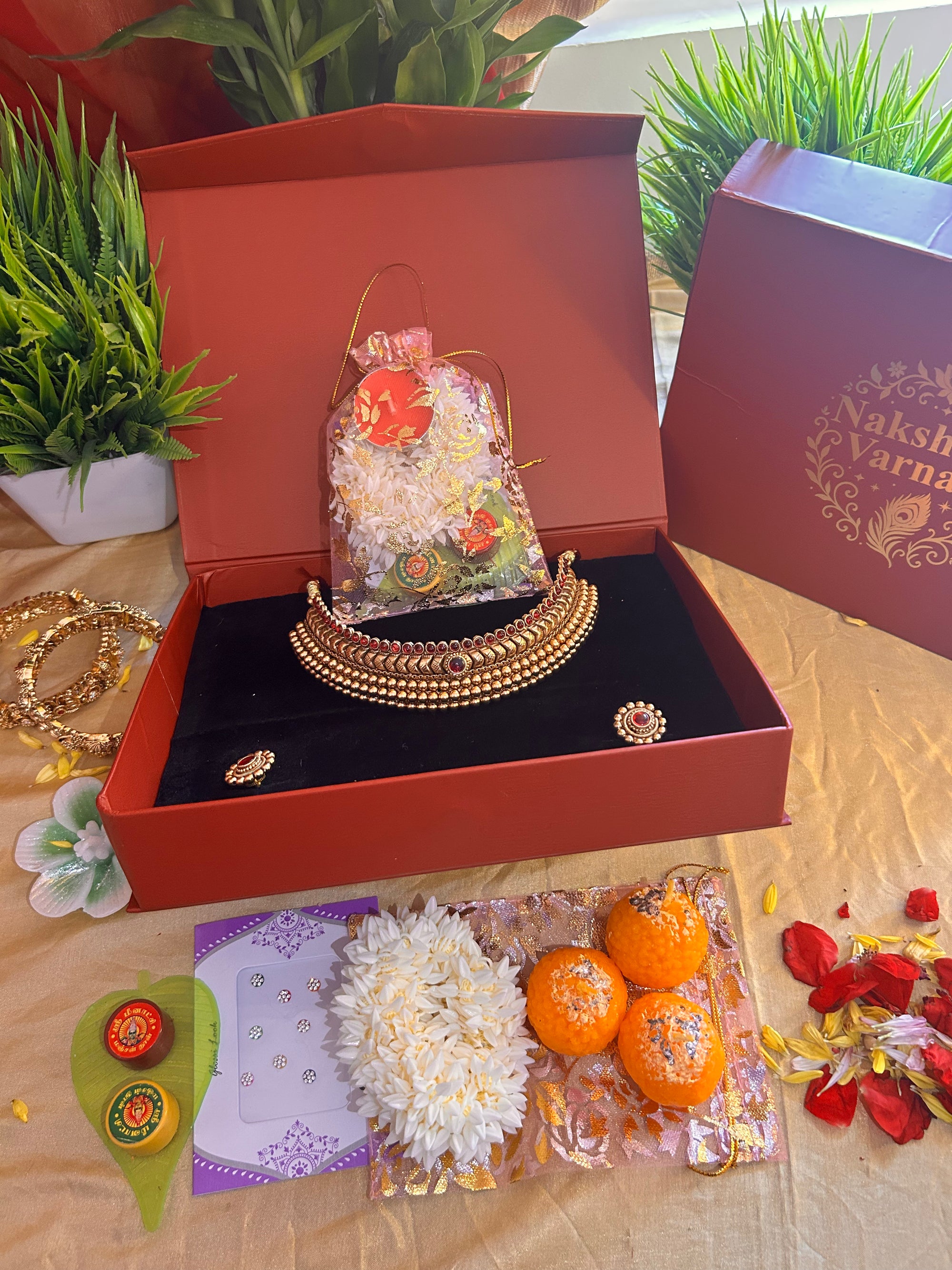 Elegant Diwali Gift Hamper