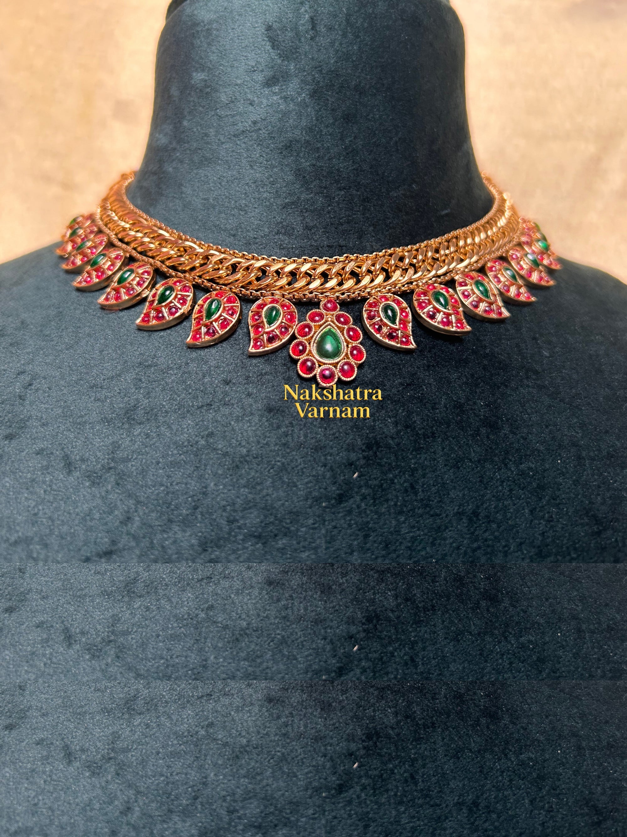 Mango Motif Jilebi style short neckpiece