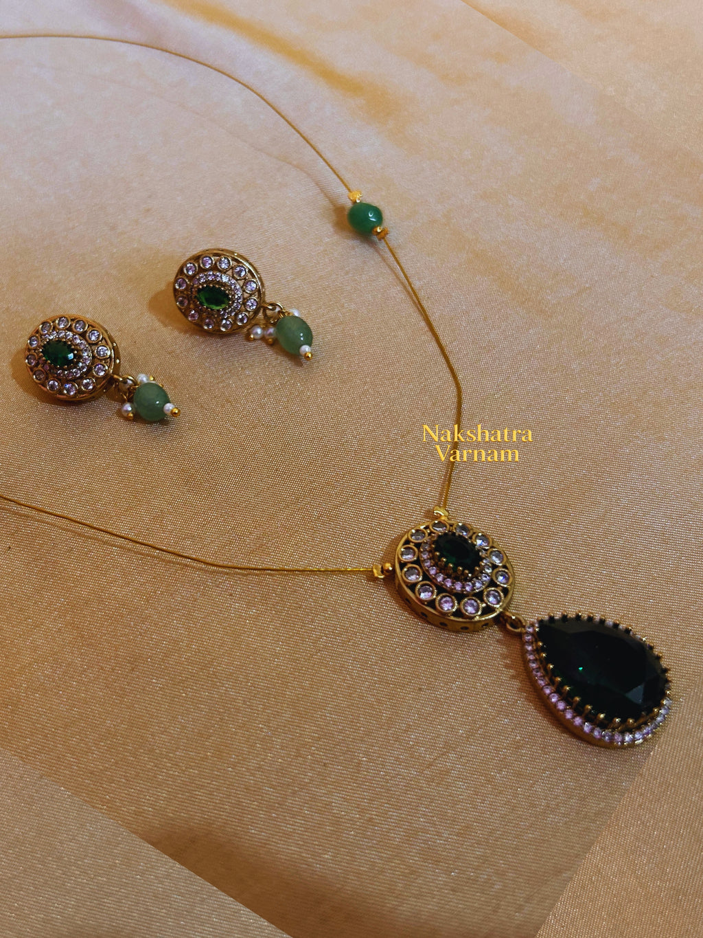 Invisible Chain AD Green stone pendant Set